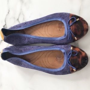 Clarks Blue Tortoise Shell Ballet Flats 🎀